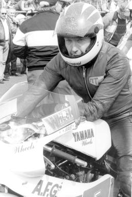 Ray McCullough prepares to grace the Dundrod circuit again. 31704c